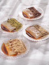 画像をギャラリービューアに読み込む, お歳暮ギフト人気NO1【GINZA芭蕉堂】 157年の歴史と職人技。湯煎5分で、とろける【炊き立て】の感動を!<銅釜直火炊き> 本造り笑来美餅(わらび餅)5個ギフト