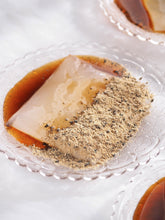 画像をギャラリービューアに読み込む, お歳暮ギフト人気NO1【GINZA芭蕉堂】 157年の歴史と職人技。湯煎5分で、とろける【炊き立て】の感動を!<銅釜直火炊き> 本造り笑来美餅(わらび餅)5個ギフト