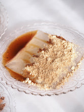 画像をギャラリービューアに読み込む, お歳暮ギフト人気NO1【GINZA芭蕉堂】 157年の歴史と職人技。湯煎5分で、とろける【炊き立て】の感動を!<銅釜直火炊き> 本造り笑来美餅(わらび餅)5個ギフト